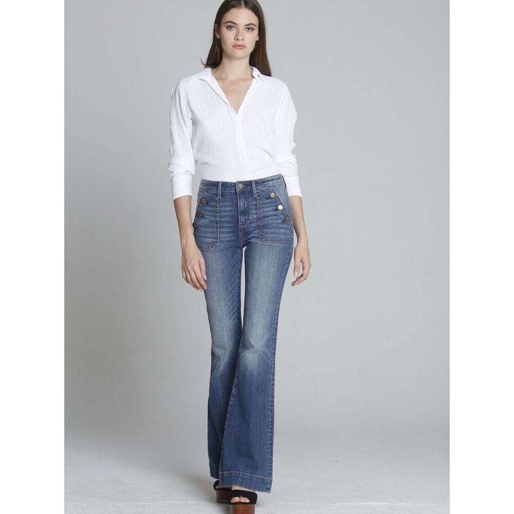 Driftwood Farrah Flare Jeans in Medium Wash Size 30